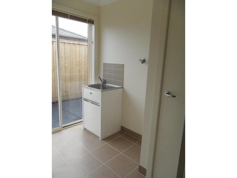 3 Cranbrook Circuit, Officer VIC 3809