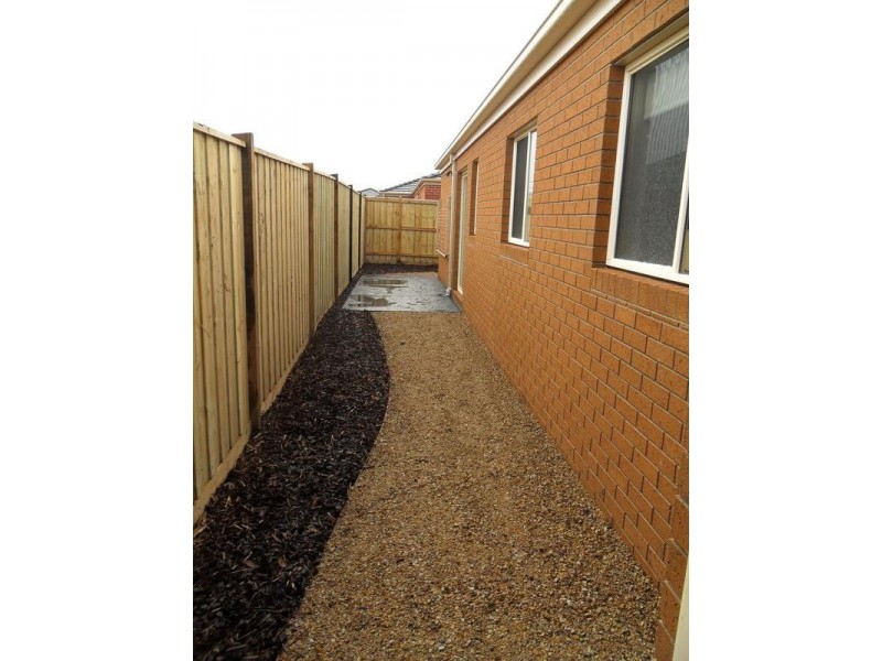 3 Cranbrook Circuit, Officer VIC 3809