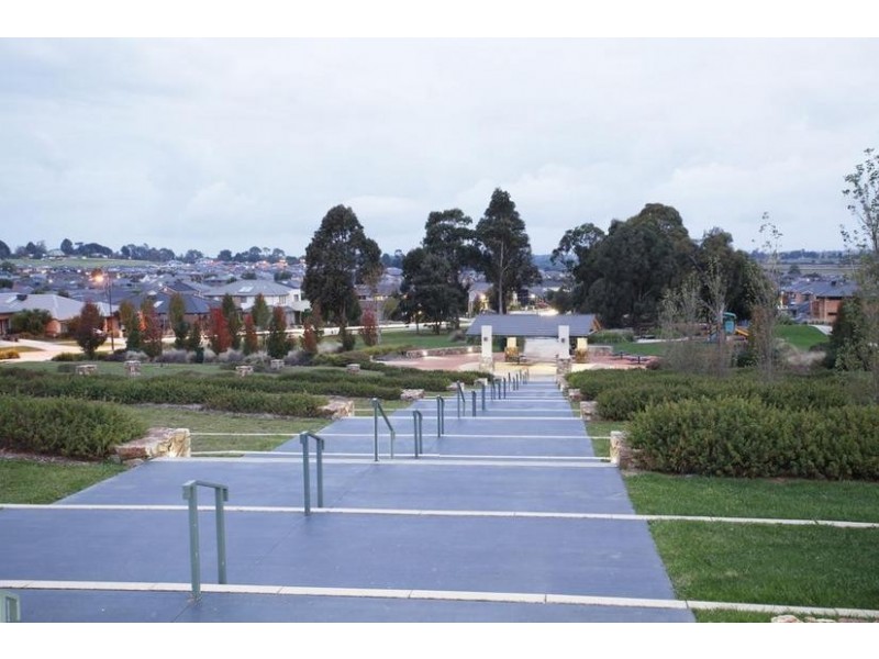 1 Myoora Place, Berwick VIC 3806