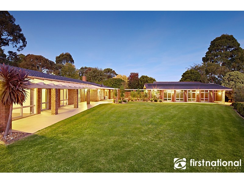 12 Casey Drive, Berwick VIC 3806