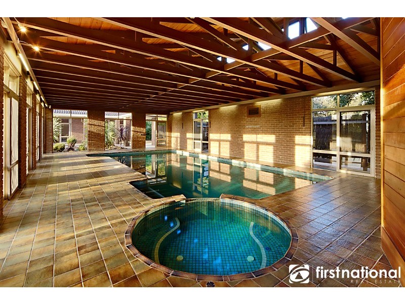 12 Casey Drive, Berwick VIC 3806