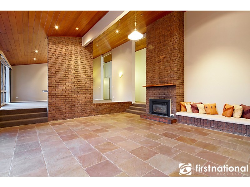 12 Casey Drive, Berwick VIC 3806