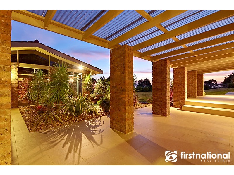 12 Casey Drive, Berwick VIC 3806