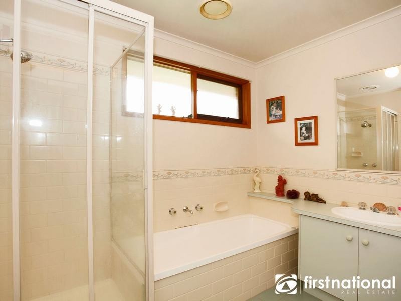 9 Bertrand Close, Berwick VIC 3806