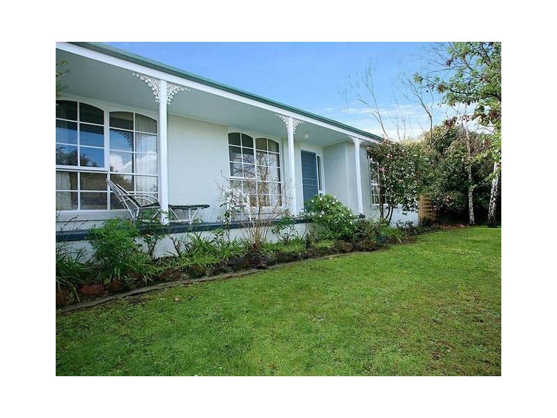 2 Philip Court, Pakenham VIC 3810