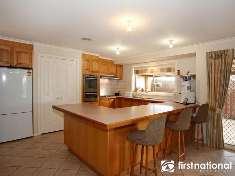 15 Crystal Brook Court, Narre Warren South VIC 3805