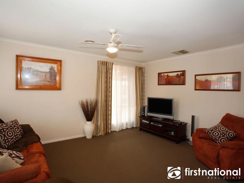 15 Crystal Brook Court, Narre Warren South VIC 3805