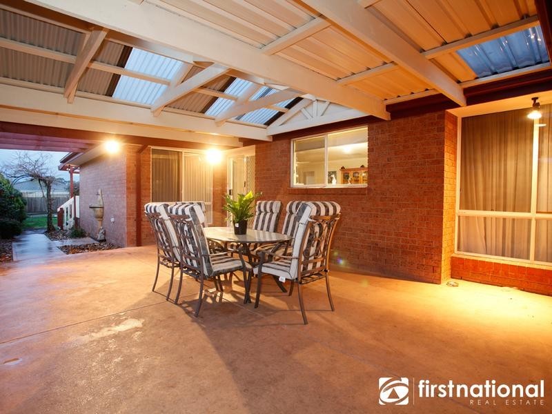 15 Crystal Brook Court, Narre Warren South VIC 3805