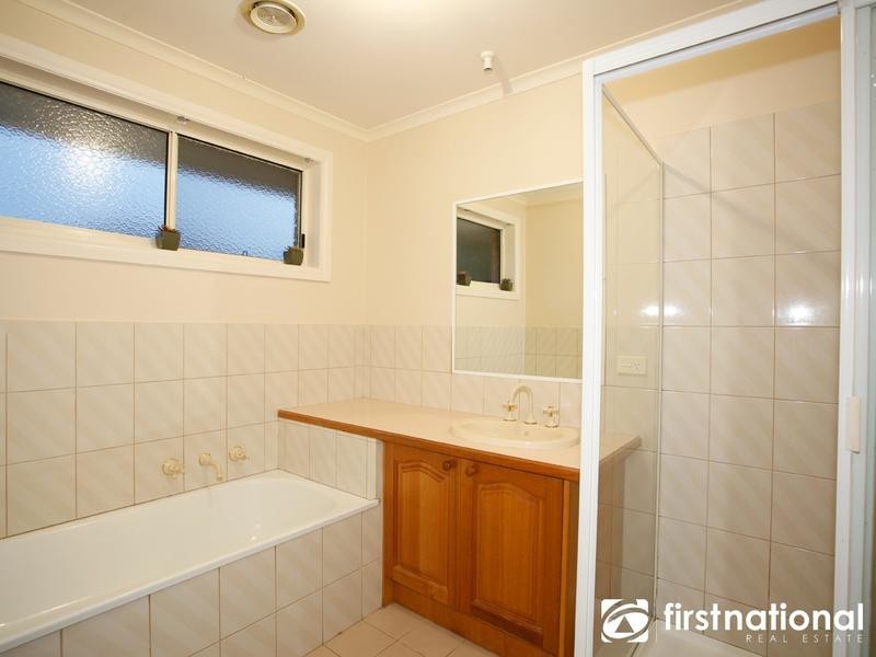 15 Crystal Brook Court, Narre Warren South VIC 3805