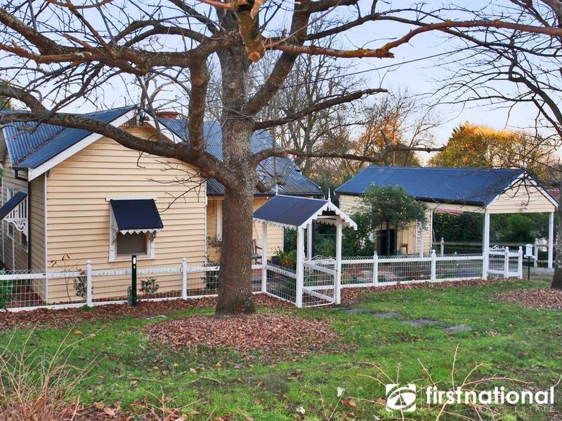 10 Scotsgate Way, Berwick VIC 3806