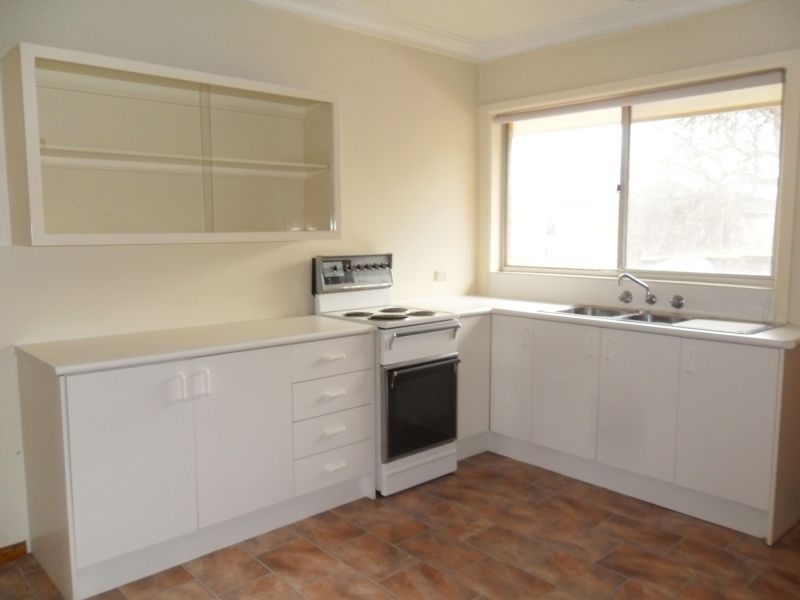 5/9 Gloucester Avenue, Berwick VIC 3806