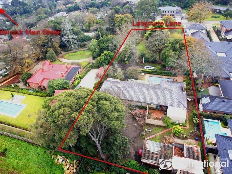 44 Langmore Lane, Berwick VIC 3806