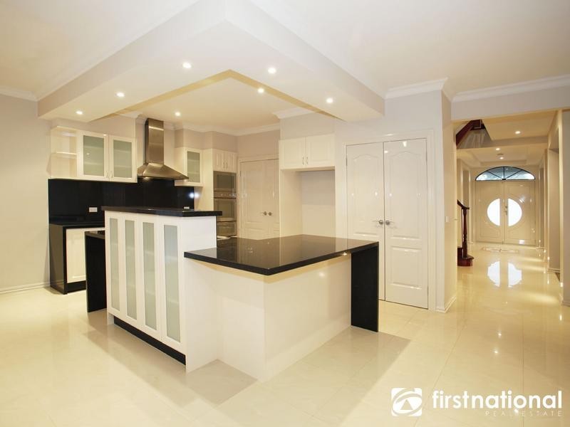 12 Hillcrest Avenue, Narre Warren VIC 3805