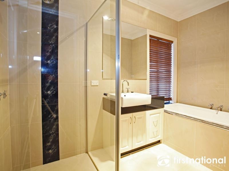 12 Hillcrest Avenue, Narre Warren VIC 3805