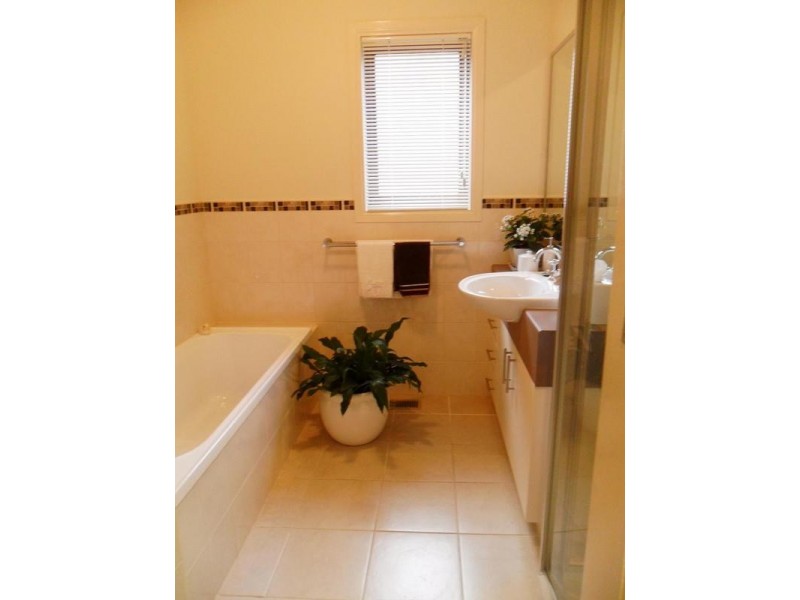 2/49 Palmerston Street, Berwick VIC 3806