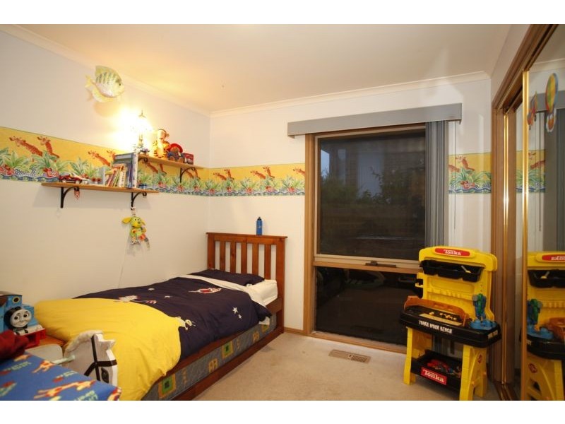 39 Edrington Park Drive, Berwick VIC 3806