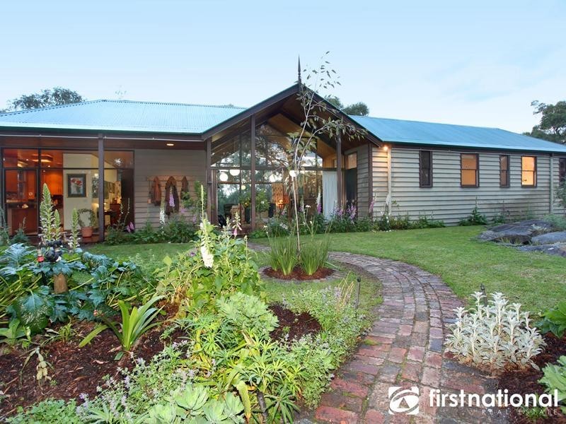 64 Norbury Rd, Beaconsfield Upper VIC 3808