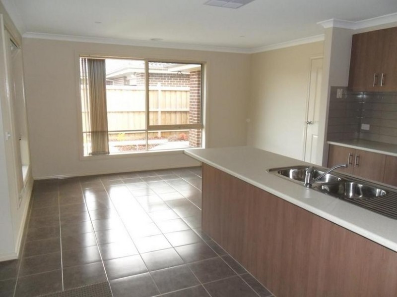 79 Thunderbolt Drive, Cranbourne East VIC 3977