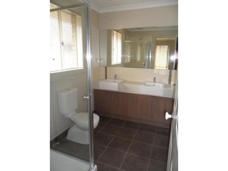 79 Thunderbolt Drive, Cranbourne East VIC 3977