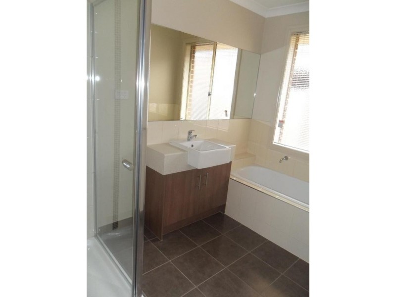 79 Thunderbolt Drive, Cranbourne East VIC 3977