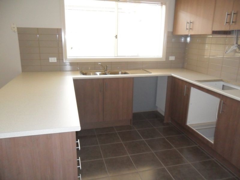 18 Blackledge Drive, Cranbourne East VIC 3977