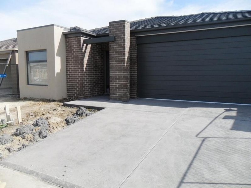 7 Heathfield Lane, Officer VIC 3809