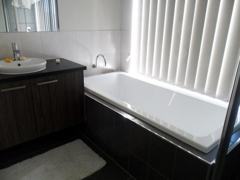 7 Heathfield Lane, Officer VIC 3809