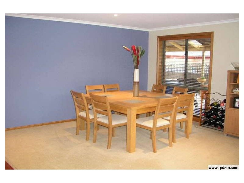 7 Samuel Close, Berwick VIC 3806