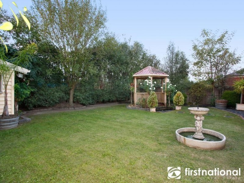 12 Crystal Brook Court, Narre Warren South VIC 3805