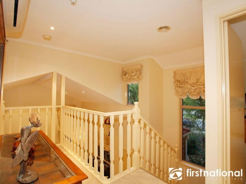 12 Crystal Brook Court, Narre Warren South VIC 3805