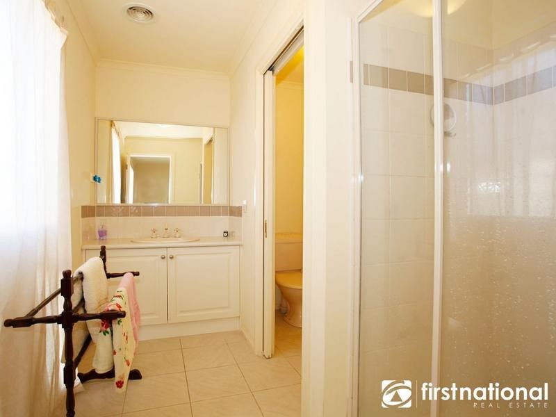 4 Alastair Drive, Berwick VIC 3806