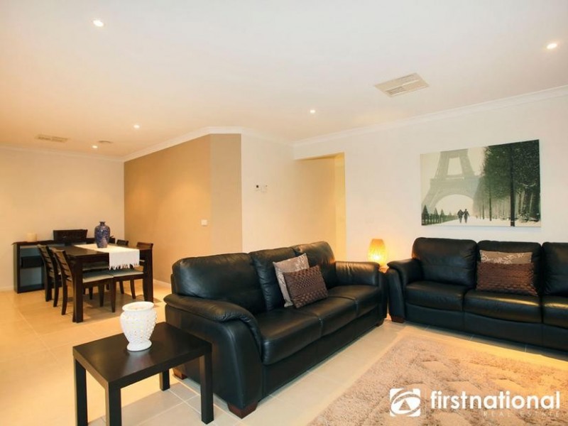 14 Crestway Drive, Cranbourne North VIC 3977