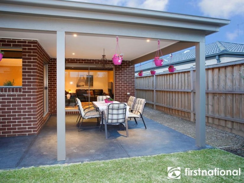 14 Crestway Drive, Cranbourne North VIC 3977
