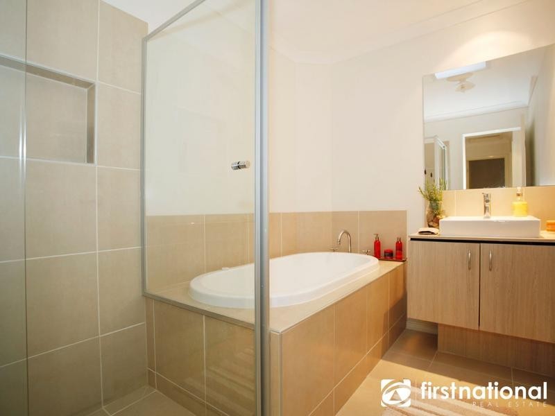 14 Crestway Drive, Cranbourne North VIC 3977