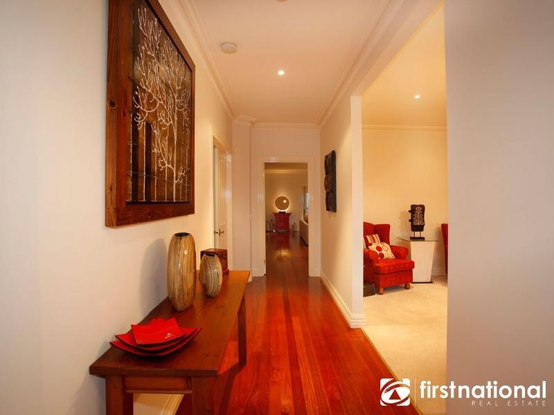 15 Cara Crescent, Berwick VIC 3806