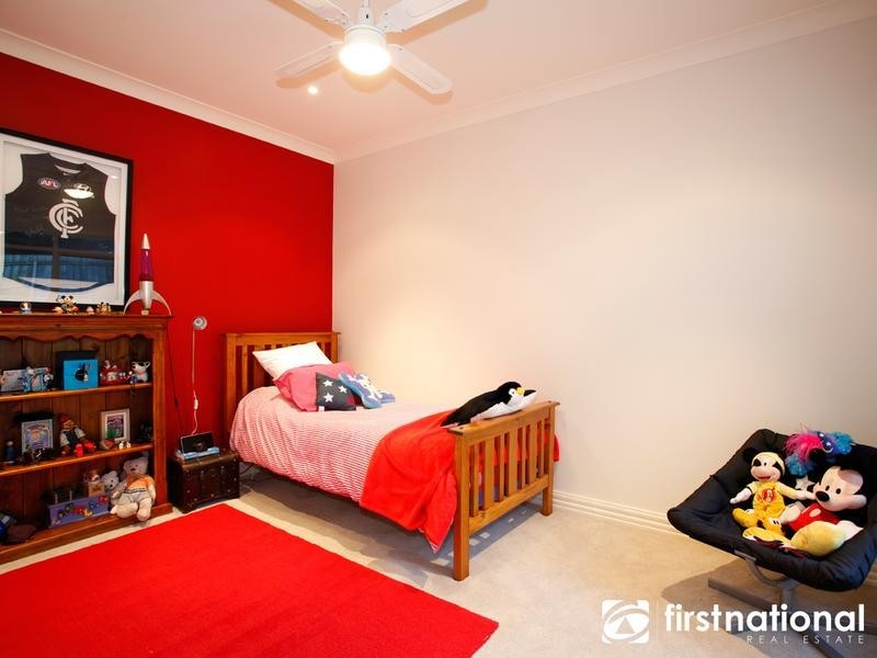 15 Cara Crescent, Berwick VIC 3806