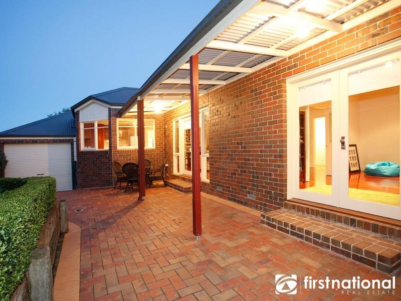 15 Cara Crescent, Berwick VIC 3806