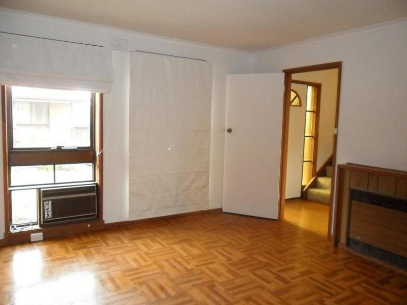 2/37 Clyde Road, Berwick VIC 3806