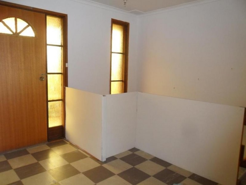 2/37 Clyde Road, Berwick VIC 3806