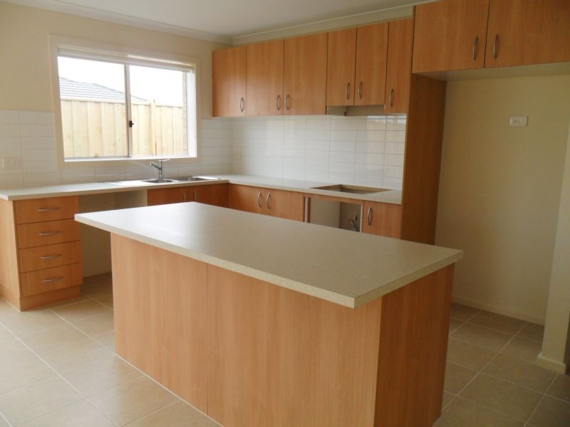 14 Markbeech Crescent, Officer VIC 3809