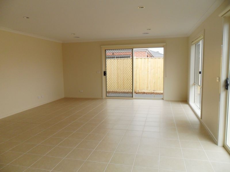 14 Markbeech Crescent, Officer VIC 3809