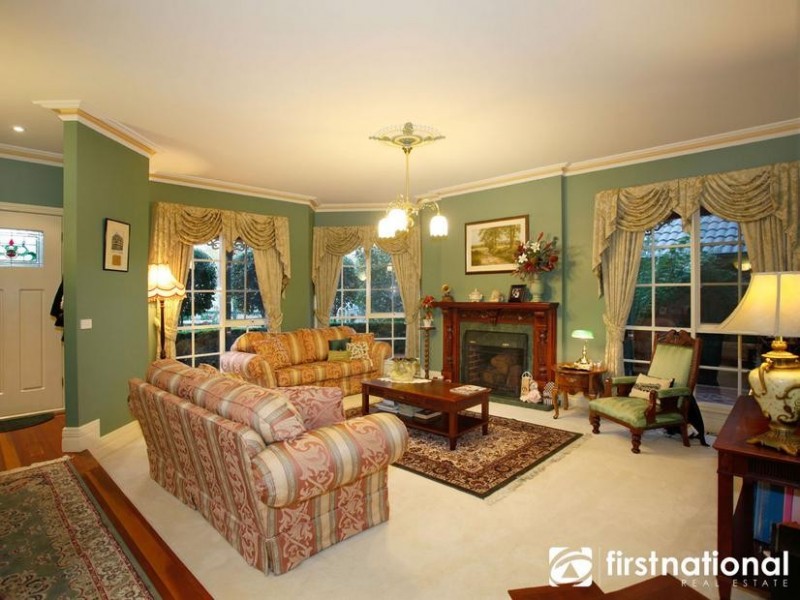 10 Brent Close, Berwick VIC 3806