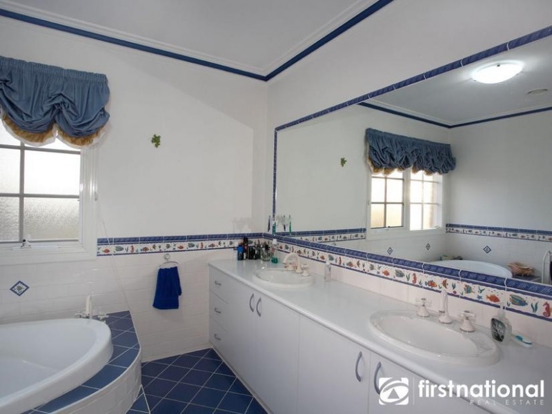 10 Brent Close, Berwick VIC 3806