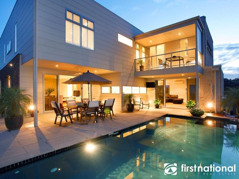 2/48 Langmore Lane, Berwick VIC 3806