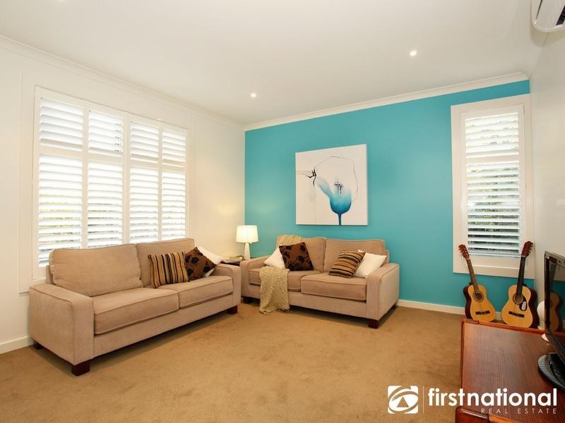 2/48 Langmore Lane, Berwick VIC 3806