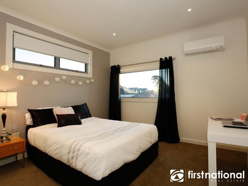 2/48 Langmore Lane, Berwick VIC 3806