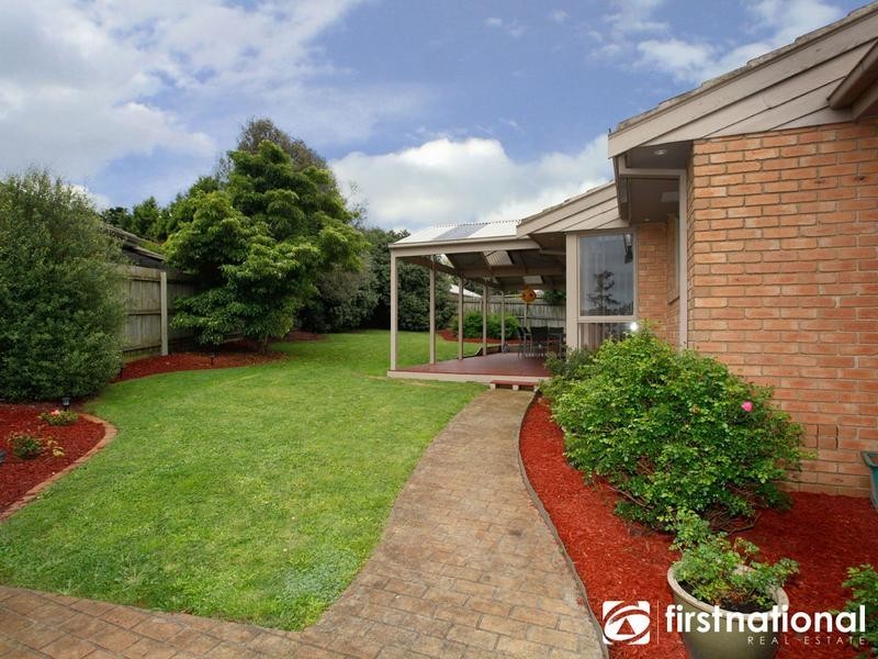 6 Renmark Court, Berwick VIC 3806