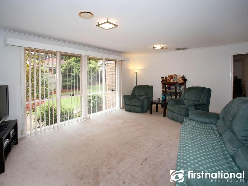 6 Renmark Court, Berwick VIC 3806