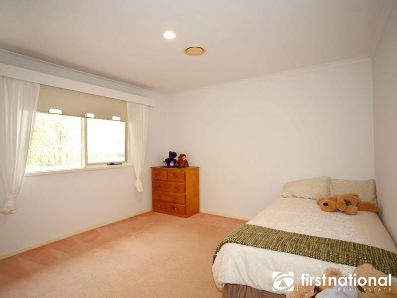 6 Renmark Court, Berwick VIC 3806