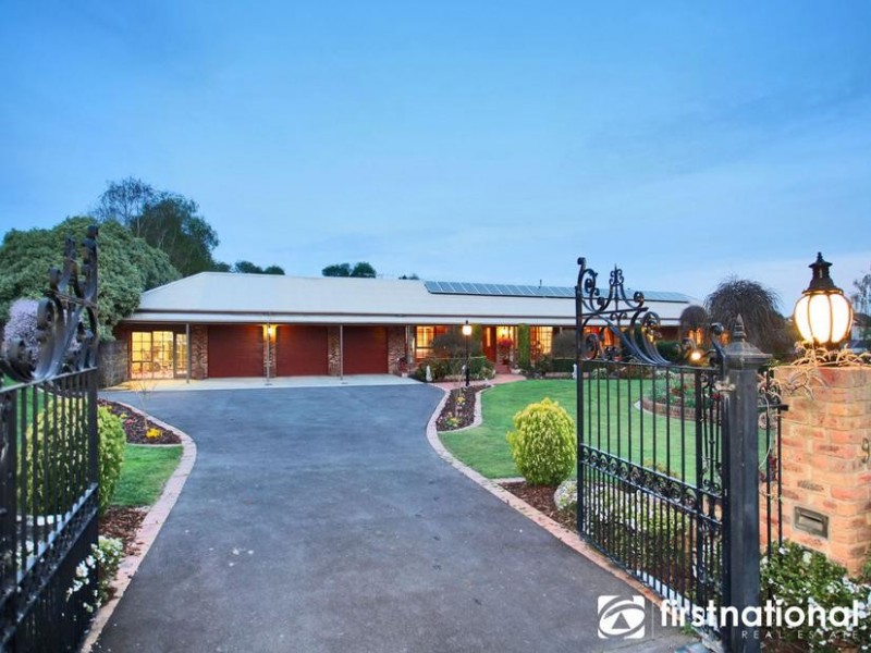 9 Carolyn Close, Narre Warren North VIC 3804